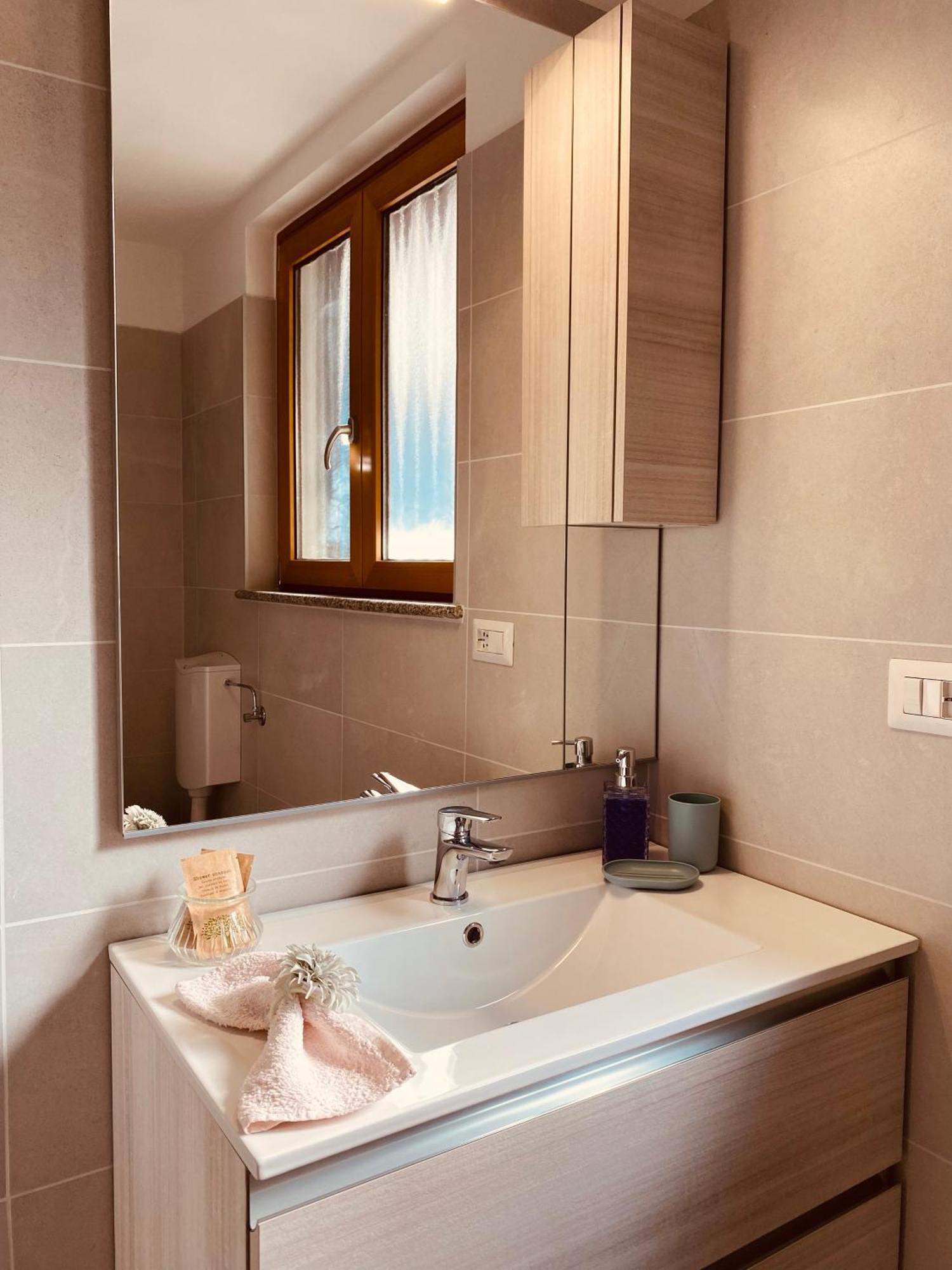 Corte 22 B&B E Appartamenti Borgomanero Buitenkant foto