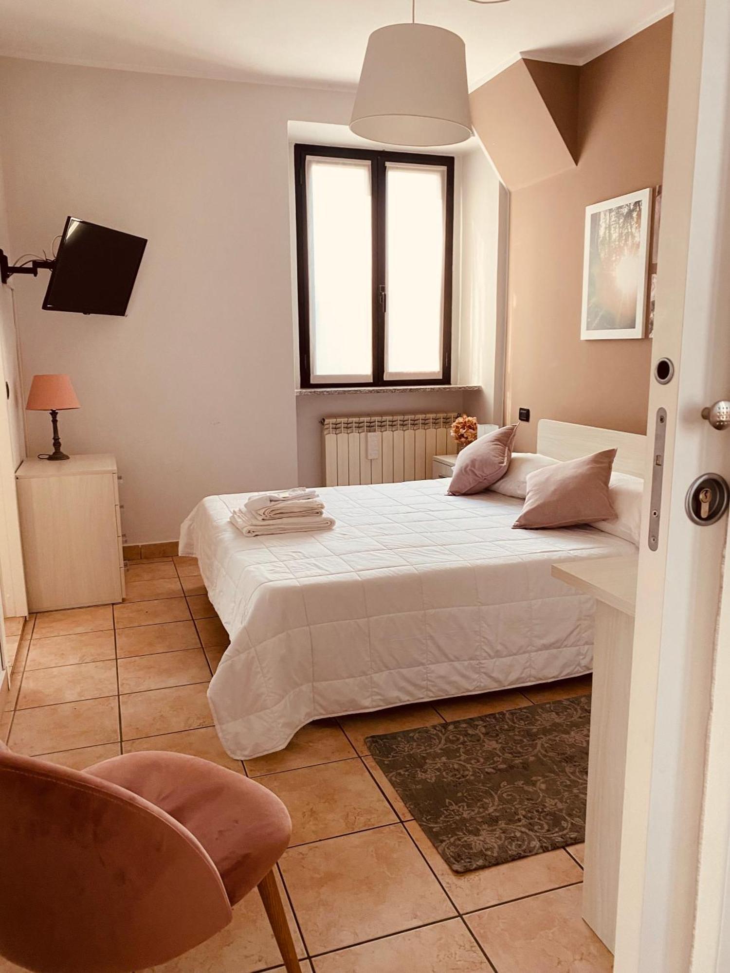 Corte 22 B&B E Appartamenti Borgomanero Buitenkant foto
